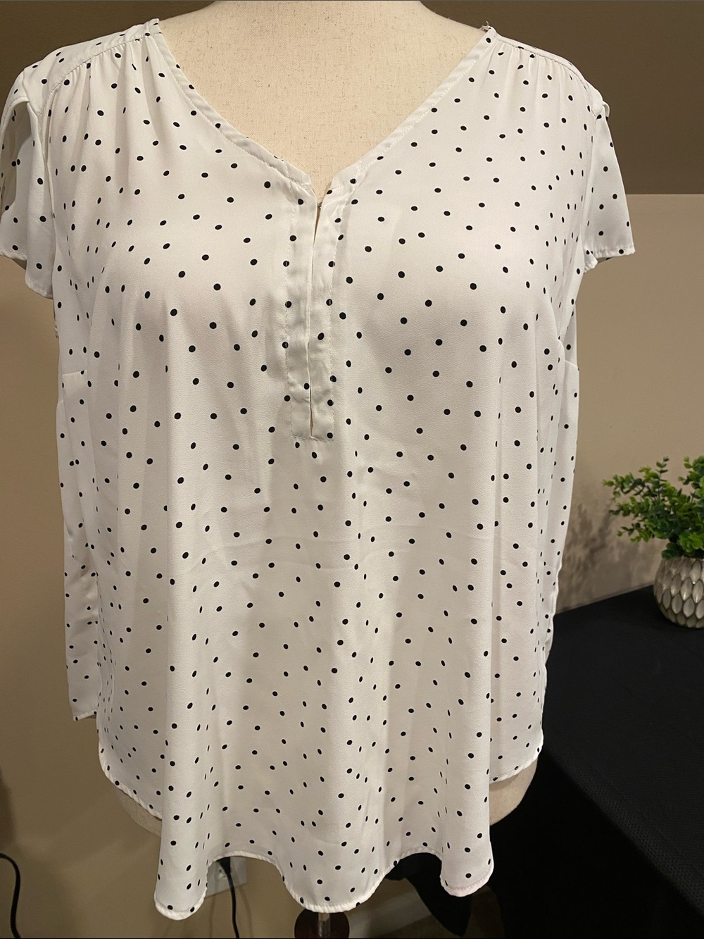 torrid White Blouse with Black Polka Dots